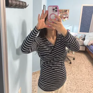 Ricevuto Camicia a Maniche Lunghe a Righe per Donne Incinte dalla cliente E****c.