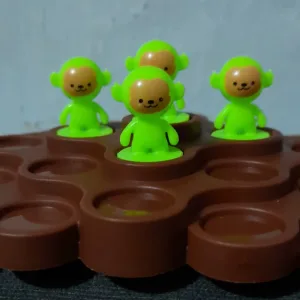 Ricevuto Gioco di Equilibrio dell'Albero delle Scimmie dal cliente L***e.
