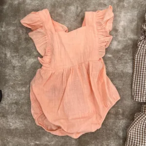 Ricevuto Tutina Senza Maniche per Bambine da cliente A****e.