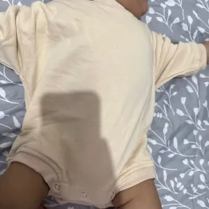 Ricevuto Baby Cotton Long Sleeve Bubble Romper dal cliente G*****n.