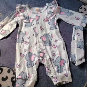Ricevuto Baby Romper a Maniche Lunghe con Cerchietto dal cliente B***r.