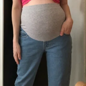 Ricevuto jeans premaman Over Bump Maternity Jeans Pregnancy Pants dal cliente L****r.